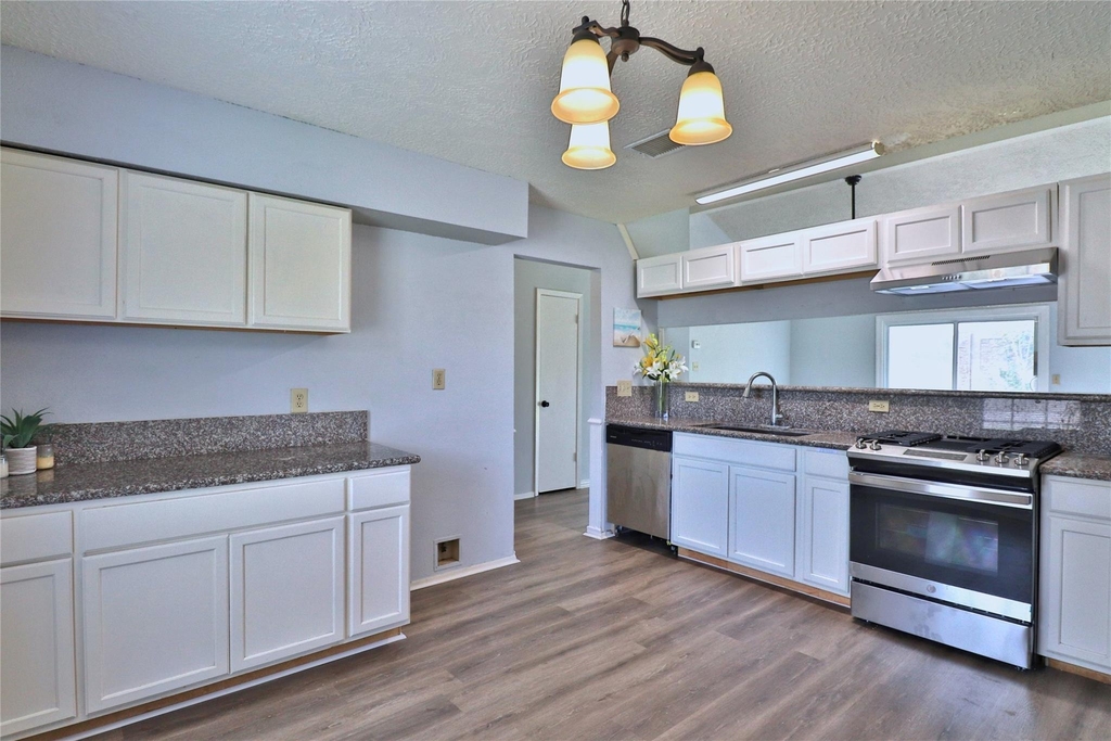 2706 S Brompton Drive - Photo 0