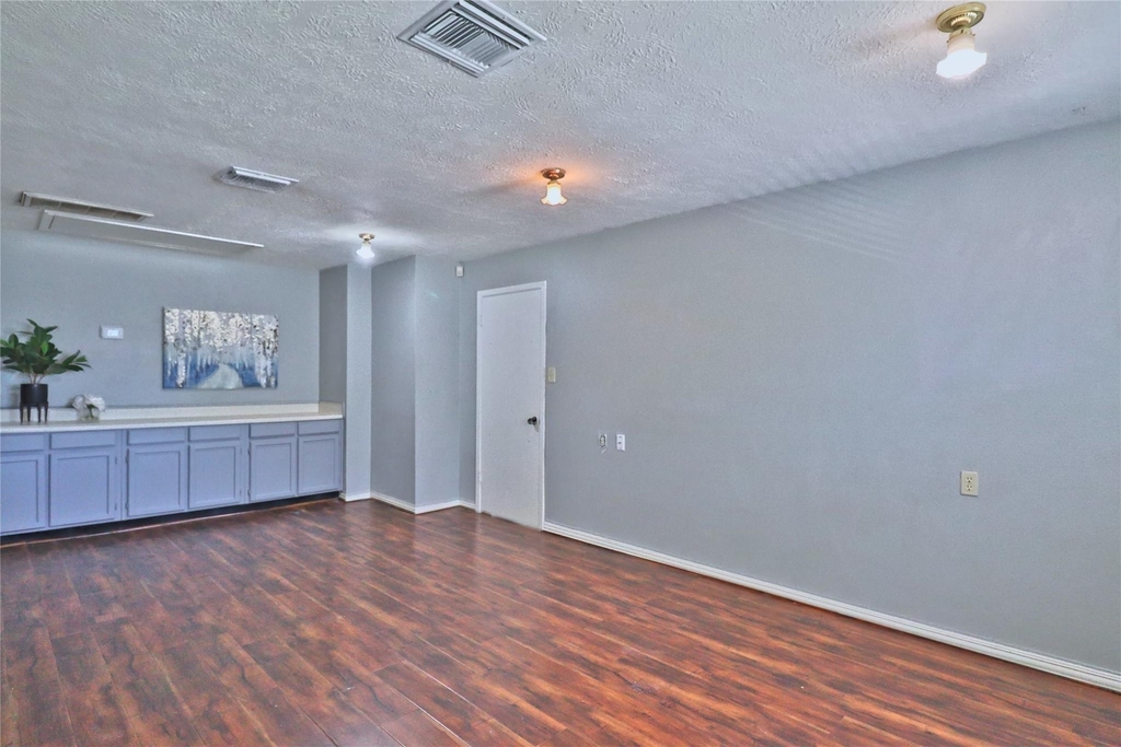 2706 S Brompton Drive - Photo 19