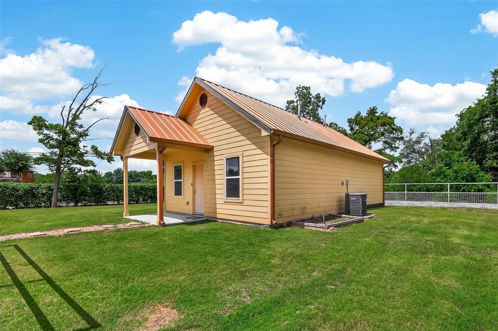 5220 Simsbrook Drive - Photo 3