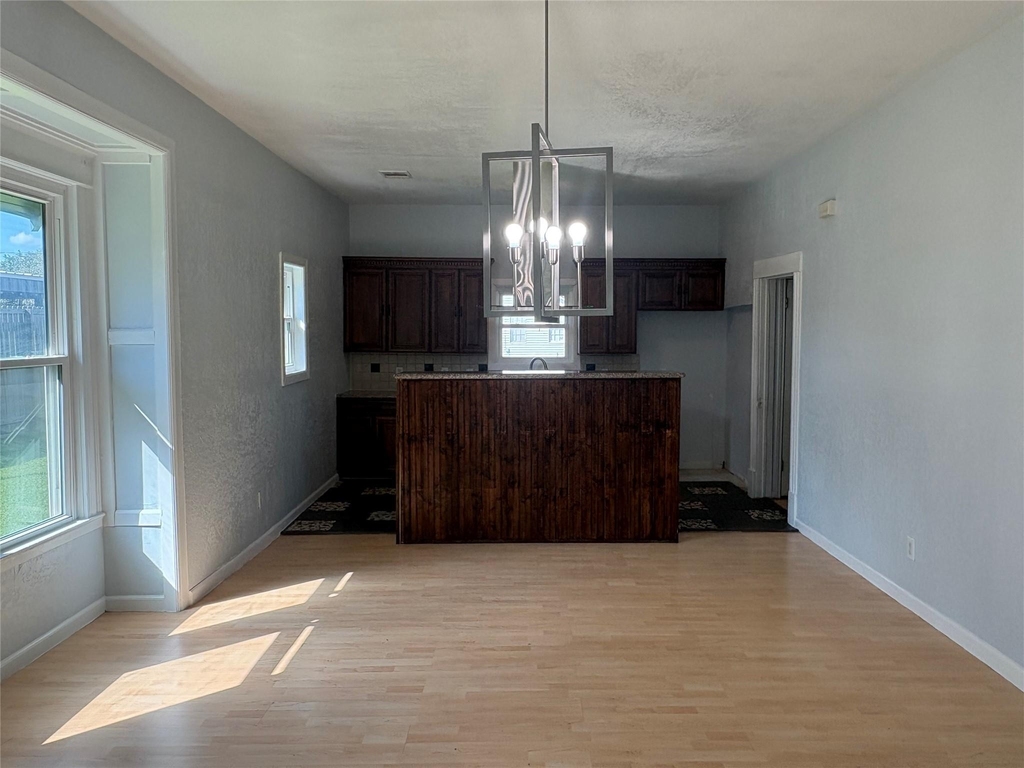 529 E Myrtle Street - Photo 1