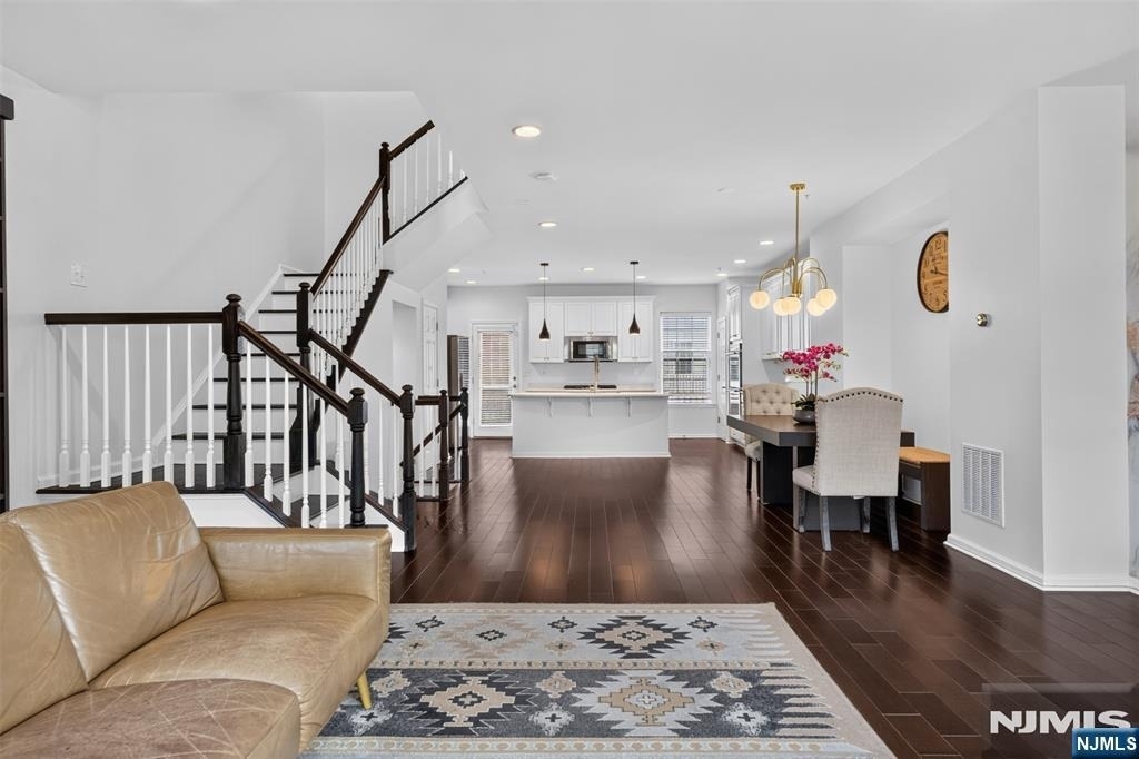 46 Truman - Photo 18