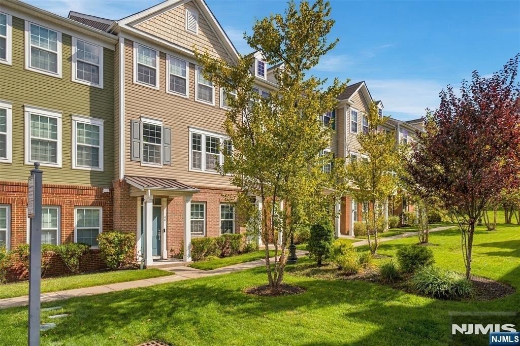 46 Truman - Photo 1