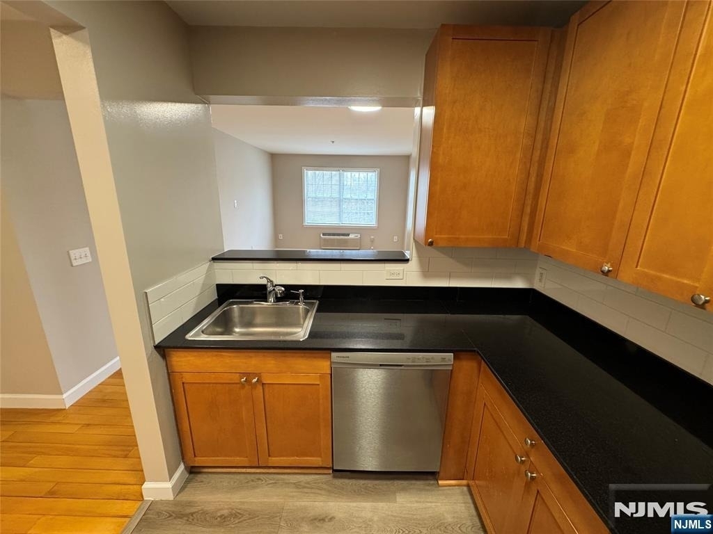 333 Willow - Photo 4