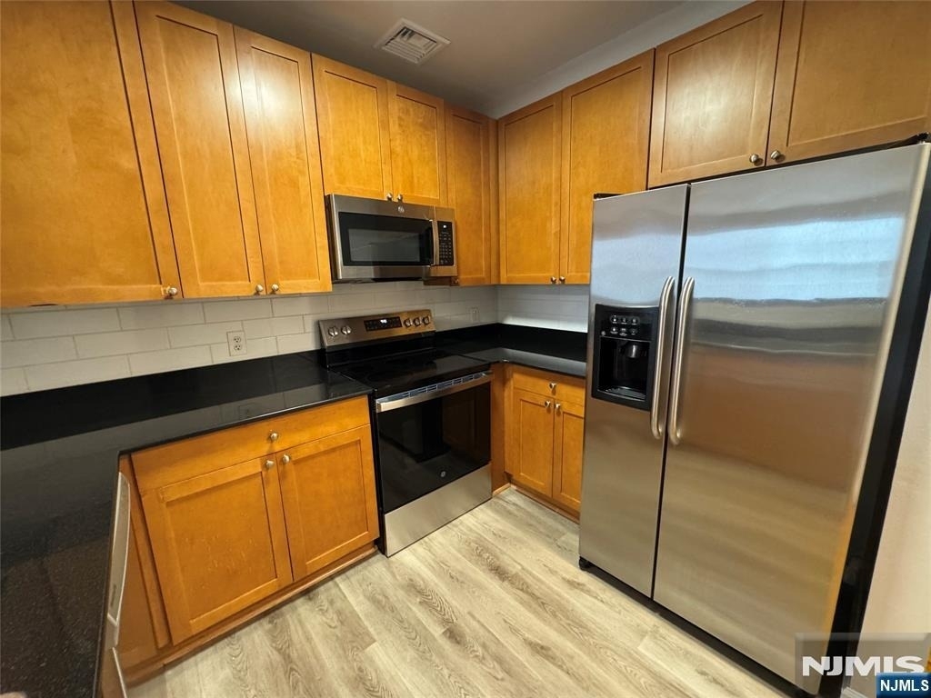 333 Willow - Photo 1