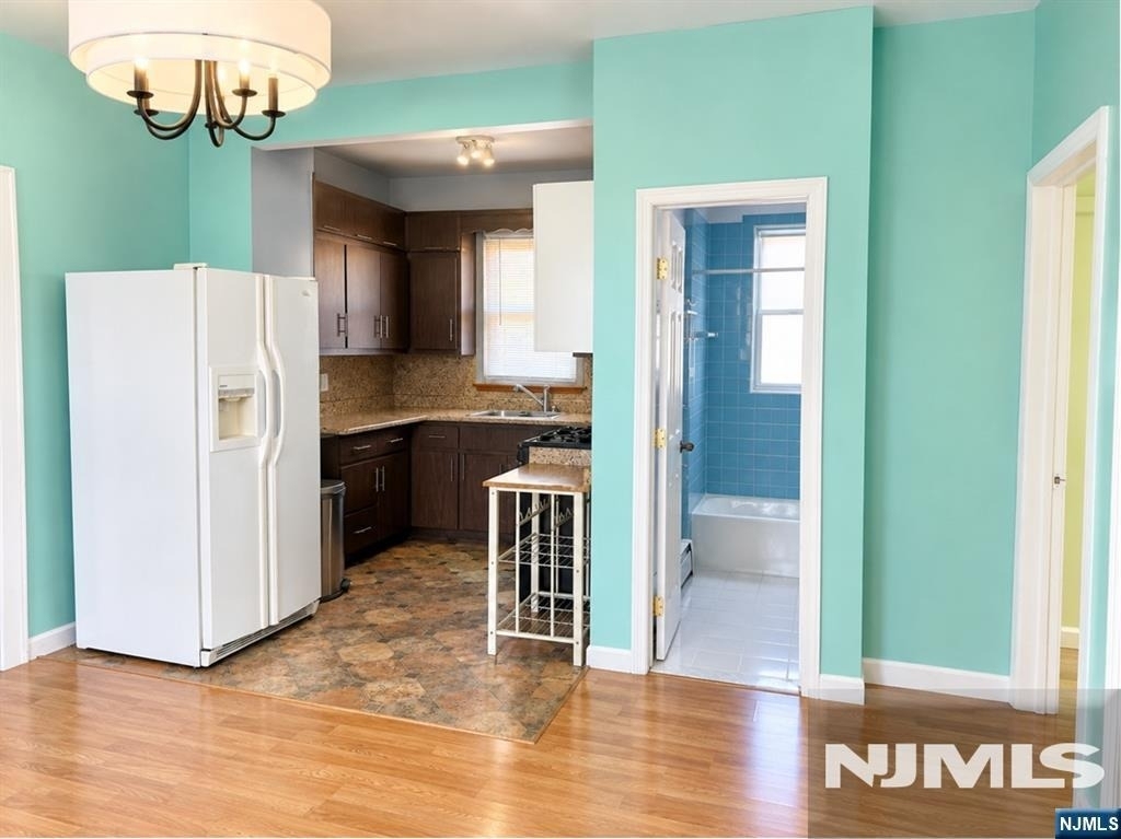 400 Madeline - Photo 2