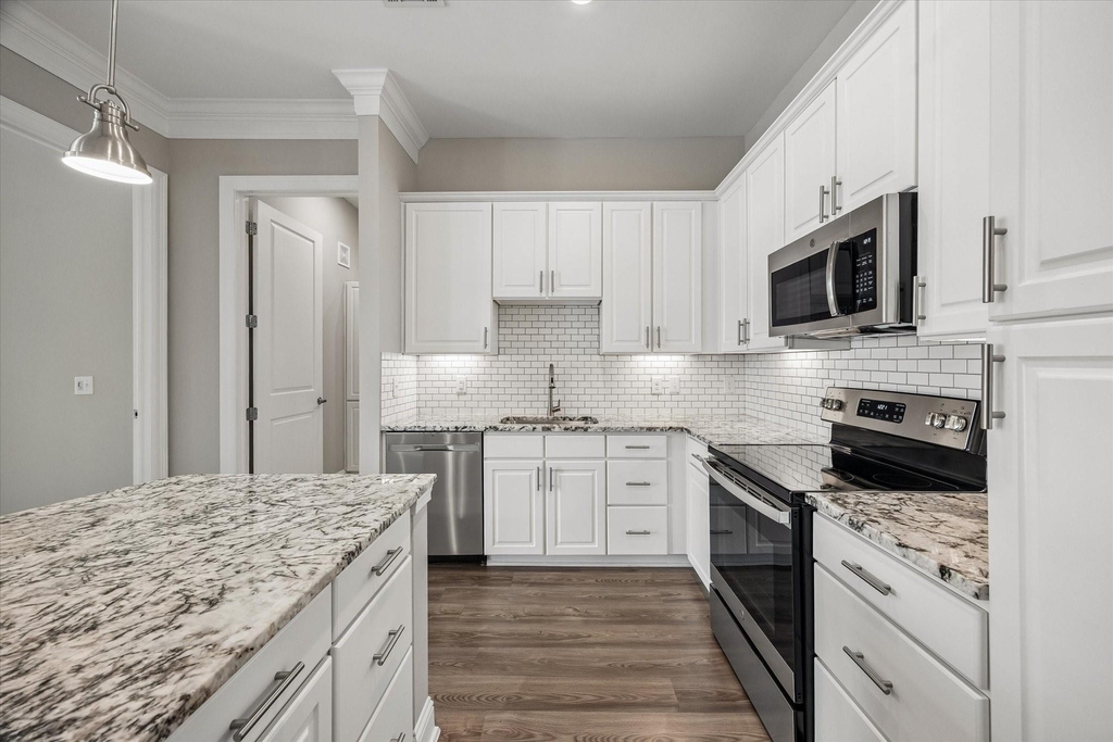 2111 Austin Street - Photo 1