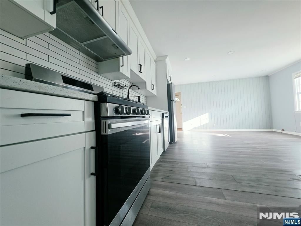 749 Broad - Photo 7