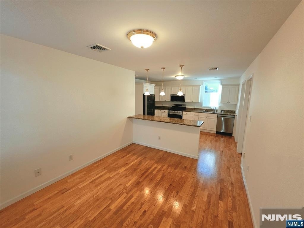 817 Elm - Photo 2