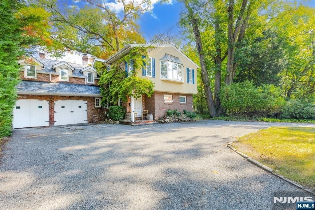43 Spring Valley - Photo 0