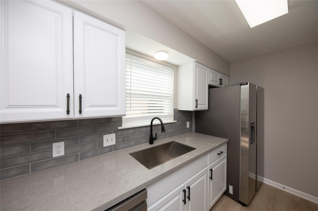 4220 Belle Park Drive - Photo 2