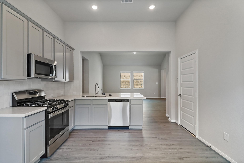 8431 Moonlight Bay Circle - Photo 8