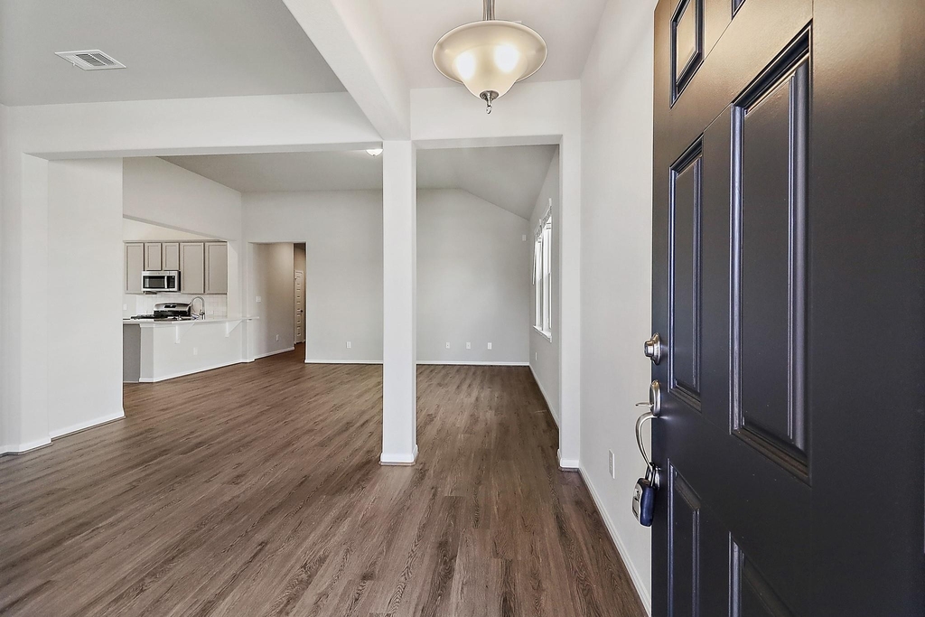 8431 Moonlight Bay Circle - Photo 2