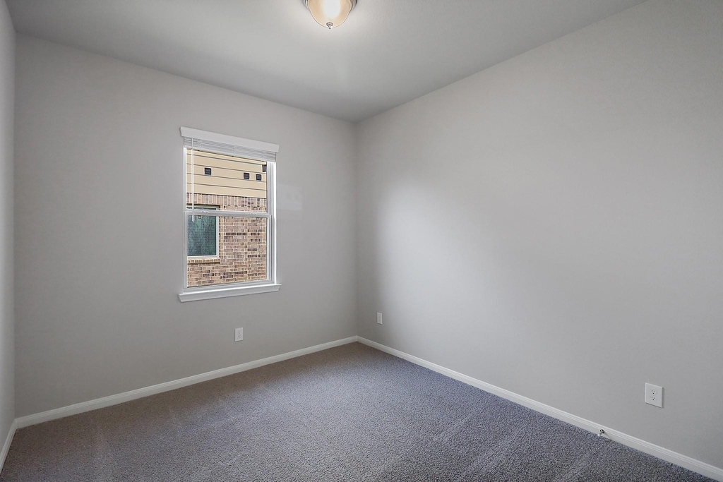 8431 Moonlight Bay Circle - Photo 16