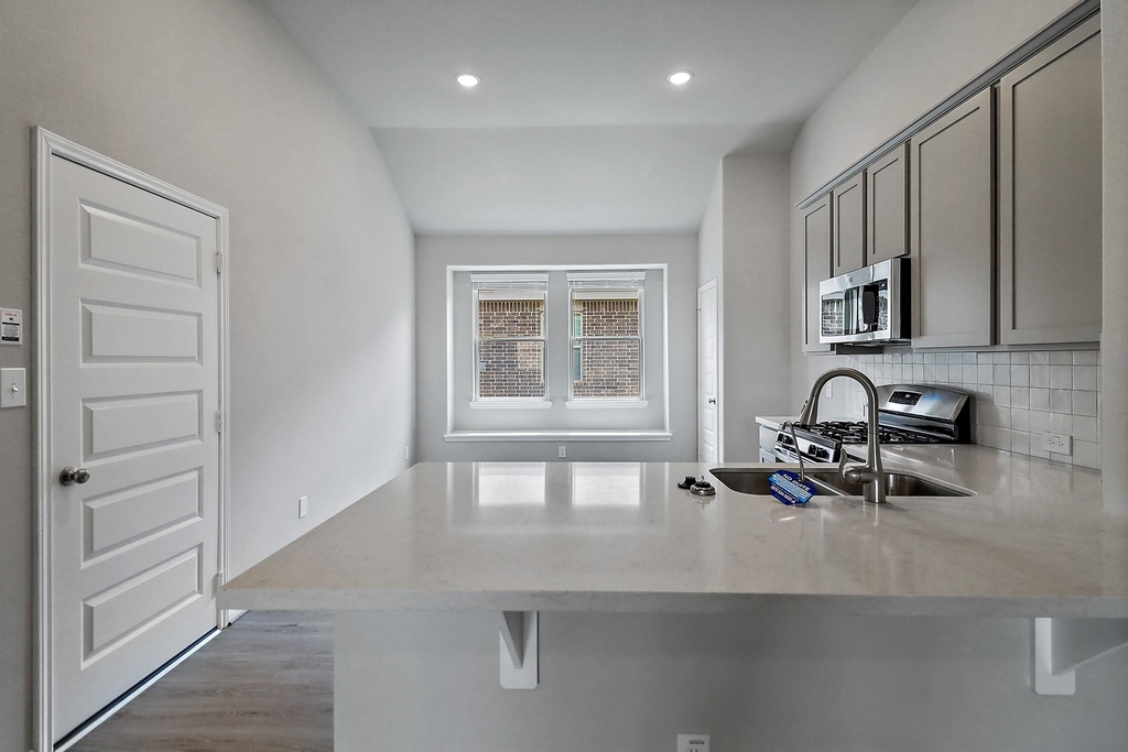 8431 Moonlight Bay Circle - Photo 7