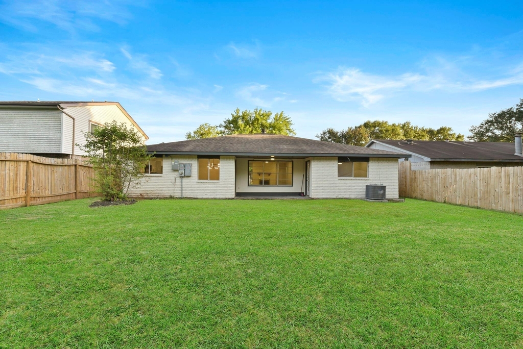 2322 Aprilmont Drive - Photo 36