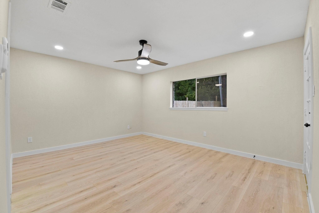 2322 Aprilmont Drive - Photo 23