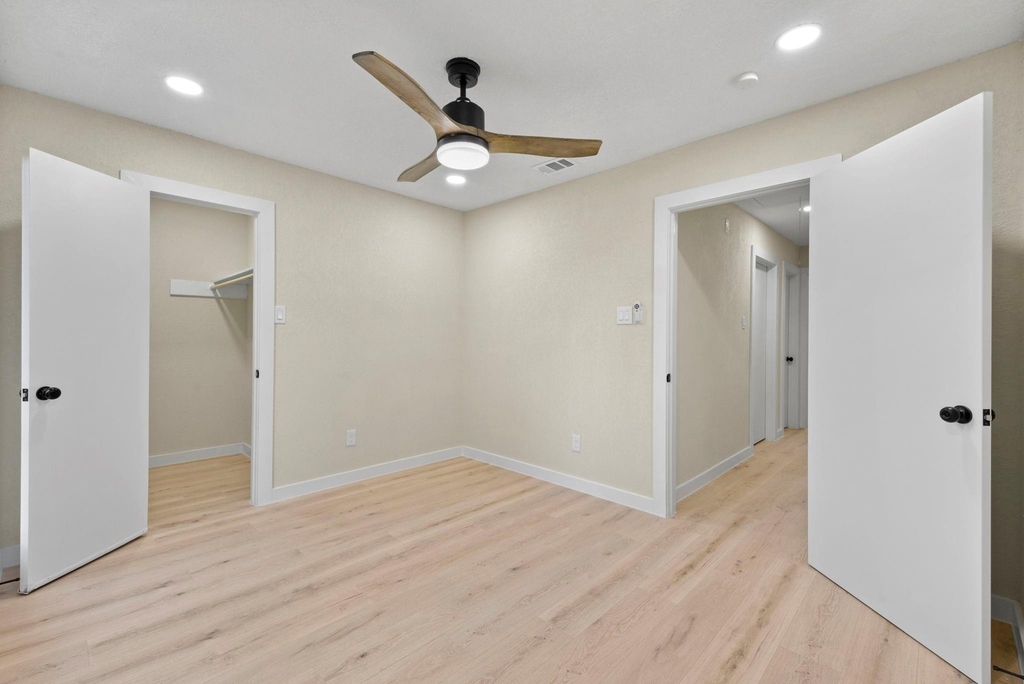 2322 Aprilmont Drive - Photo 19