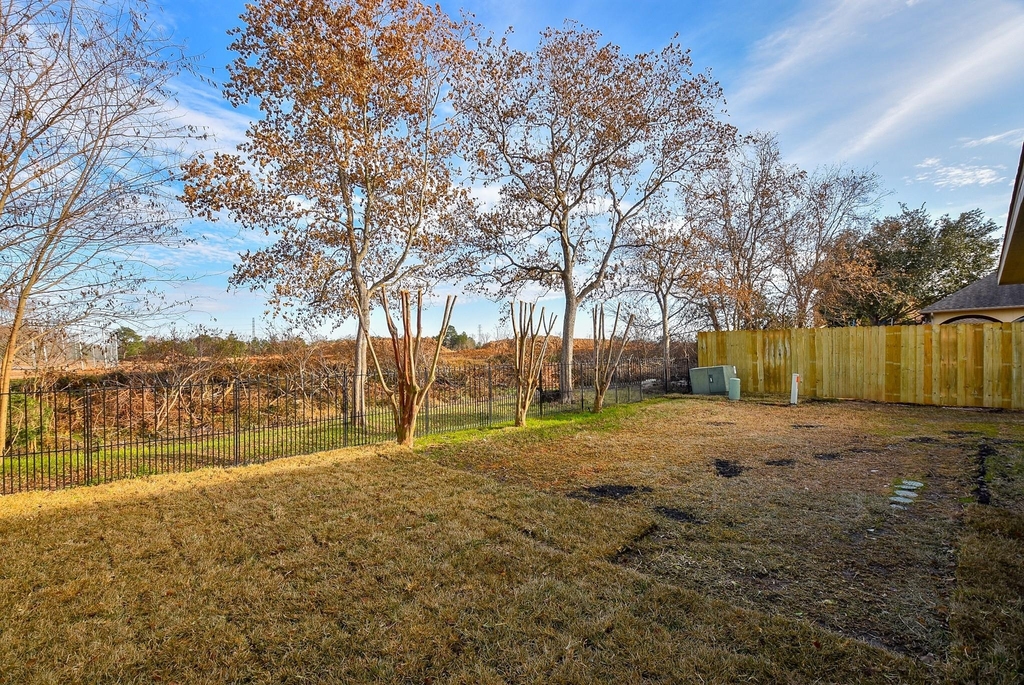 6730 Albion Cresent Drive - Photo 19