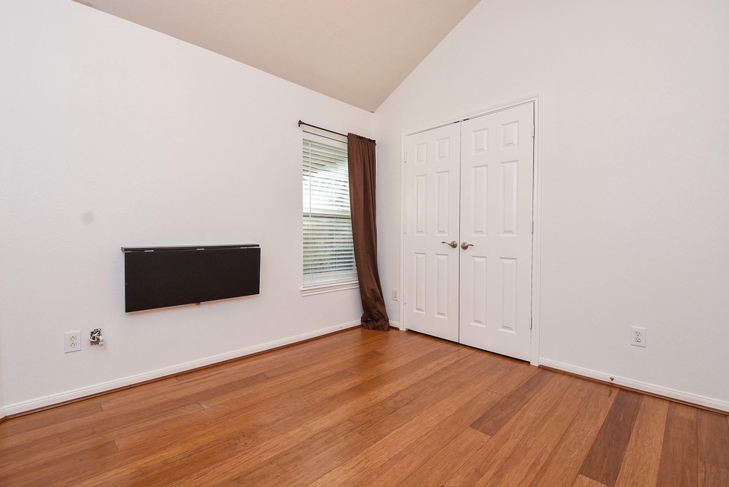 6730 Albion Cresent Drive - Photo 3
