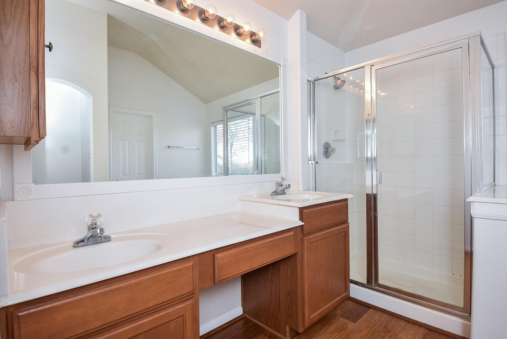 6730 Albion Cresent Drive - Photo 10