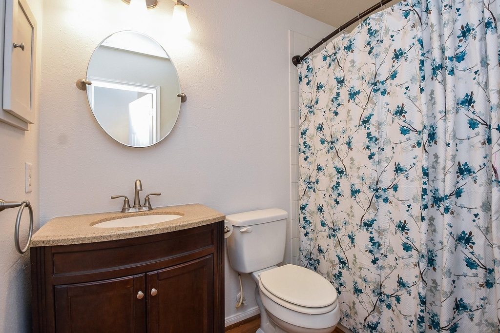 6730 Albion Cresent Drive - Photo 15