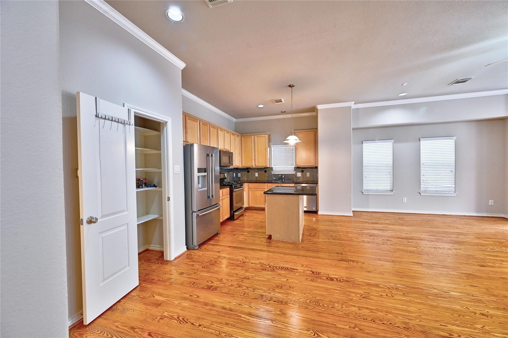 5411 Kansas Street - Photo 11