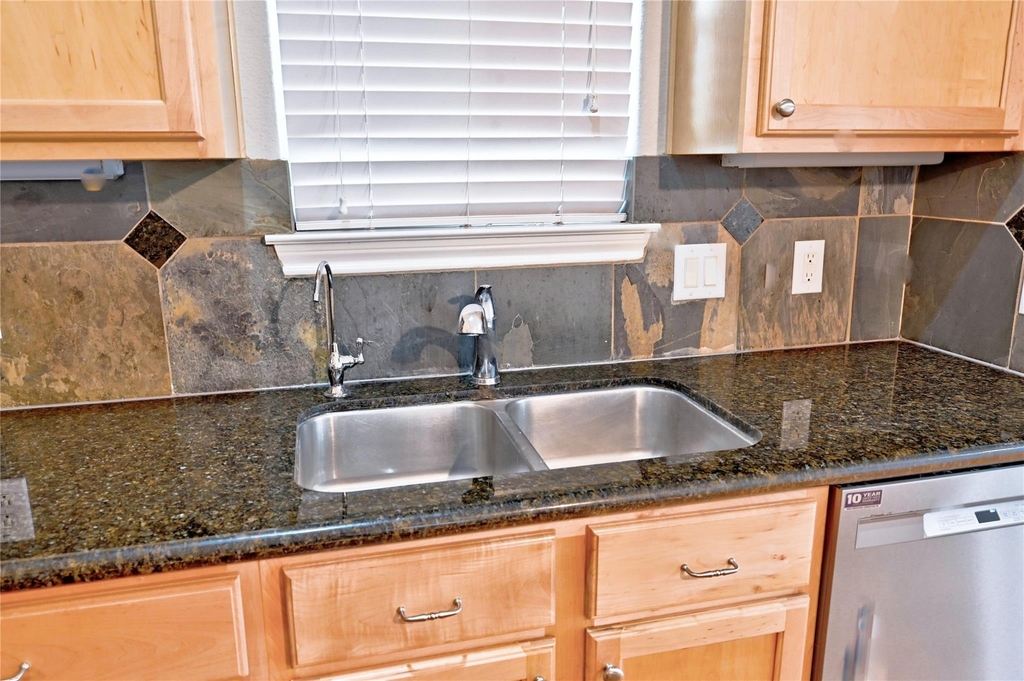 5411 Kansas Street - Photo 13