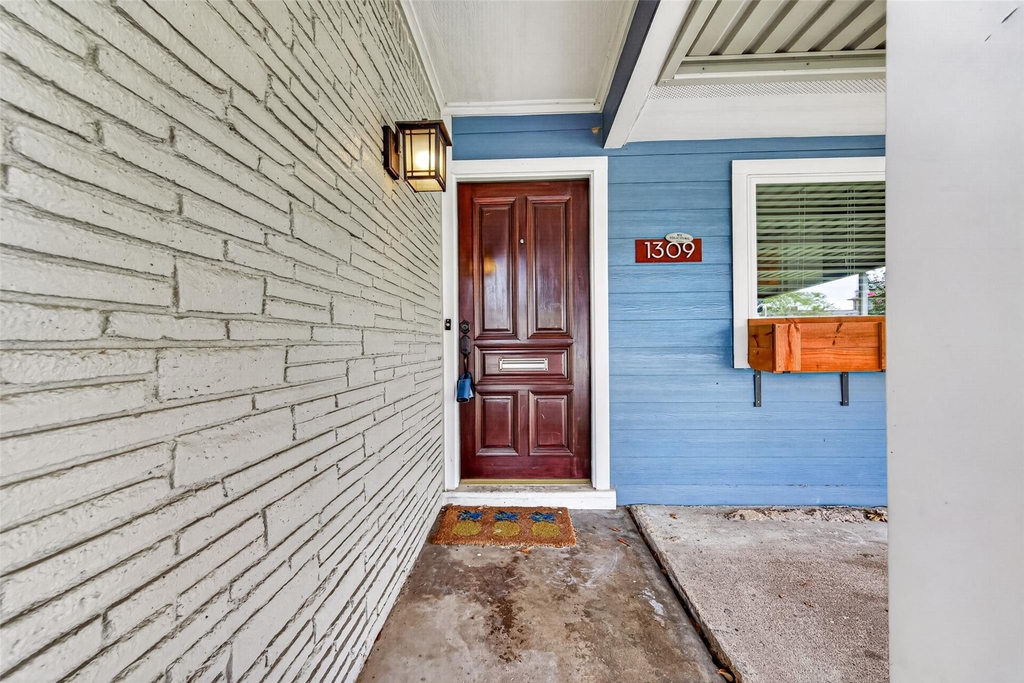 1309 Martin Street - Photo 2