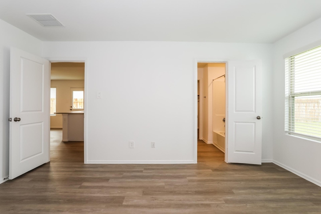 423 Jewett Meadow Drive - Photo 6