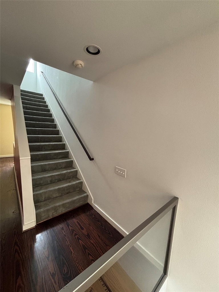 2429 Wentworth Street - Photo 4