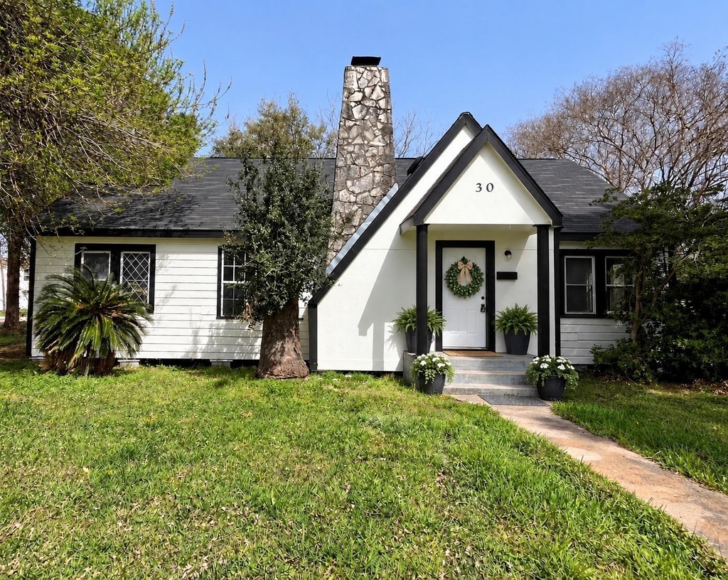 30 12th Avenue N - Photo 0