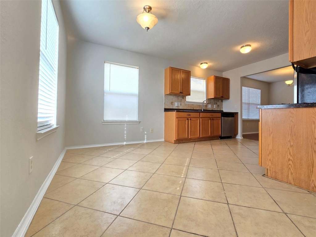 19923 Oland Way - Photo 4