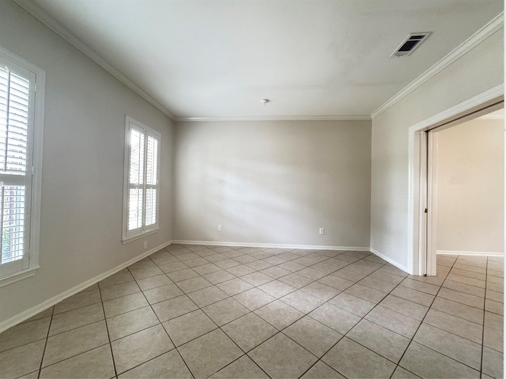 6926 Hearthside Drive - Photo 3
