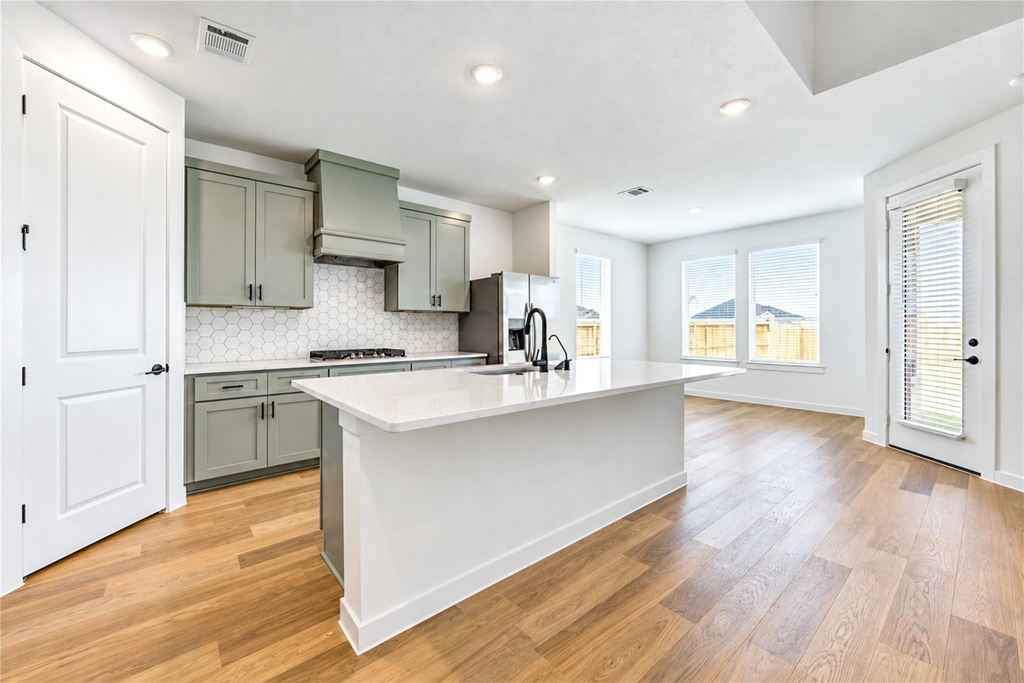 2305 Poseidon Street - Photo 4