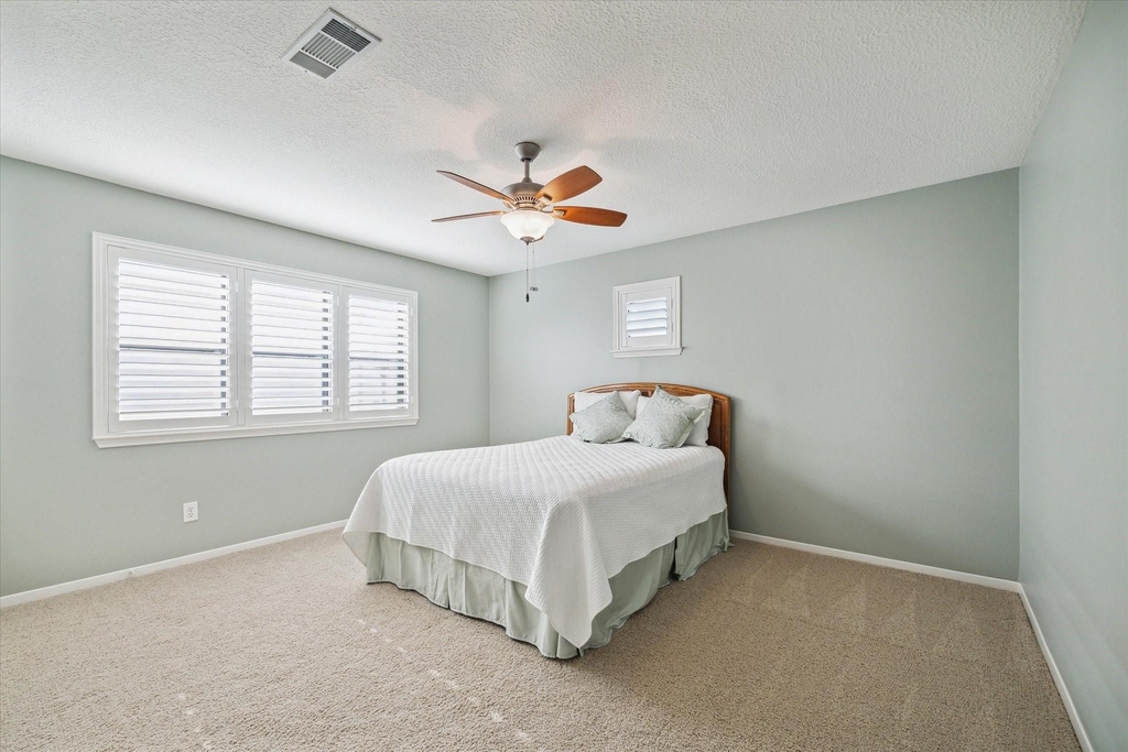 2425 Potomac Drive - Photo 10