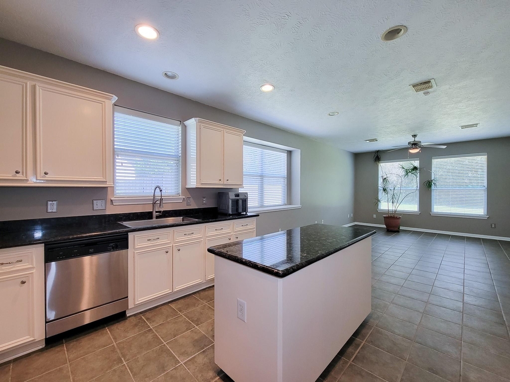 3504 Oak Landing - Photo 13