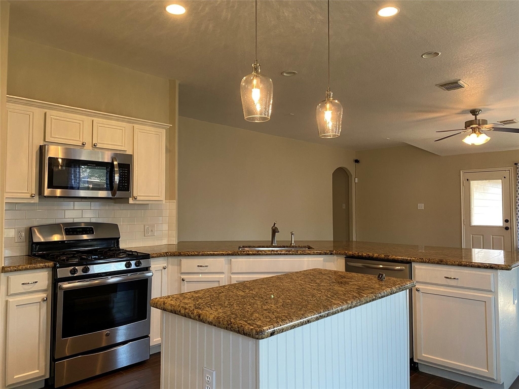 1202 Hemple Drive - Photo 7