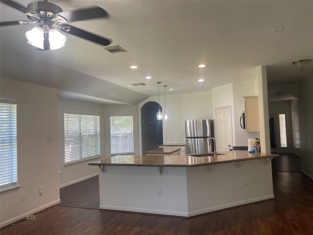 1202 Hemple Drive - Photo 4