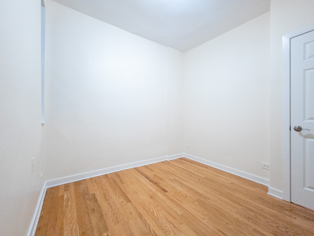 East 89th Street - Photo 3