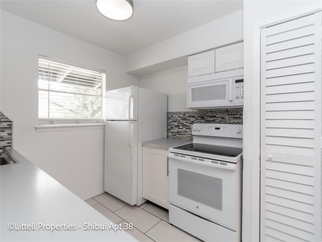 714 Woodrow St - Photo 2
