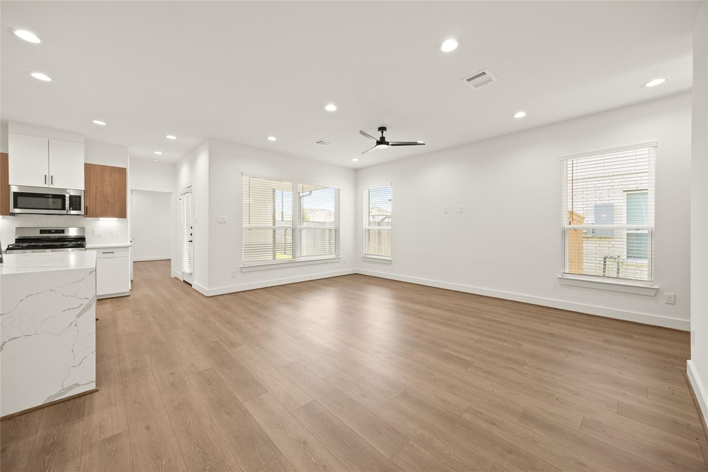 2711 Solbrook Lane - Photo 4