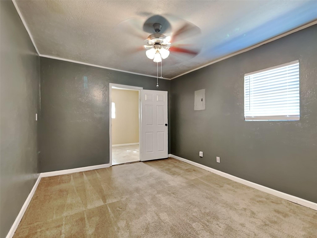 305 Sherbrooke Court - Photo 7