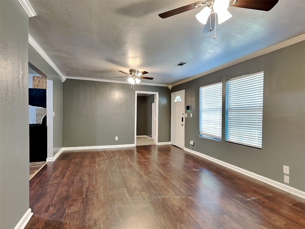 305 Sherbrooke Court - Photo 1