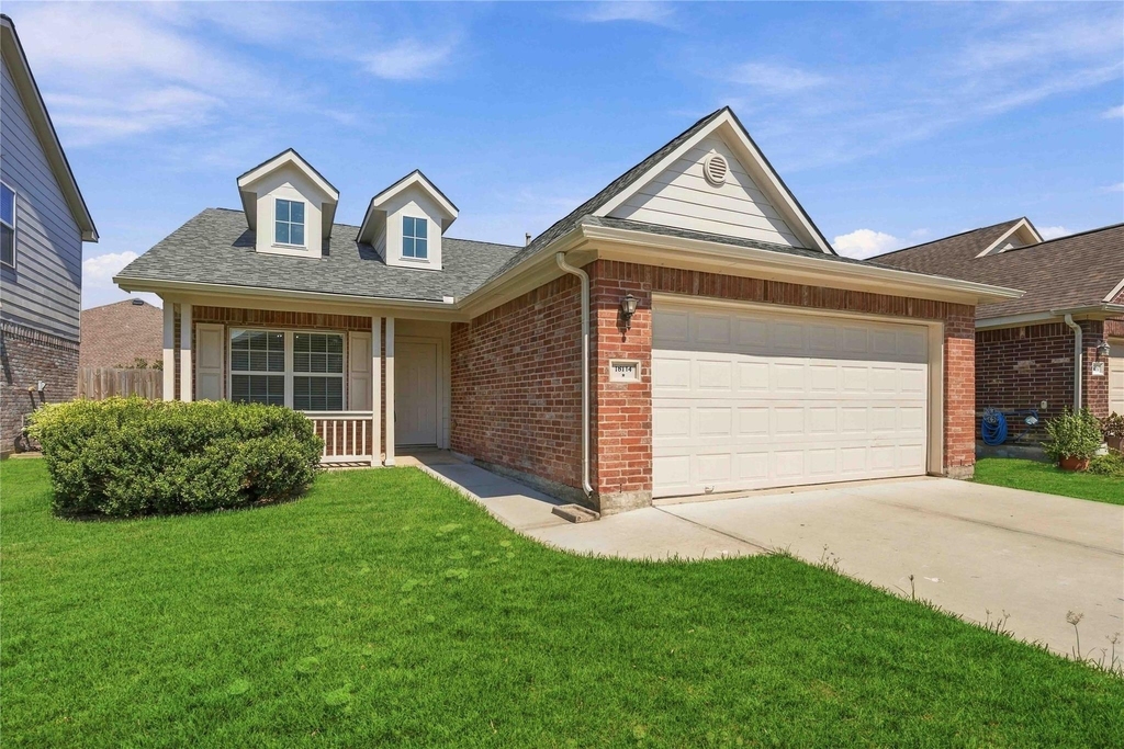 18114 Surrey Lake Lane - Photo 0