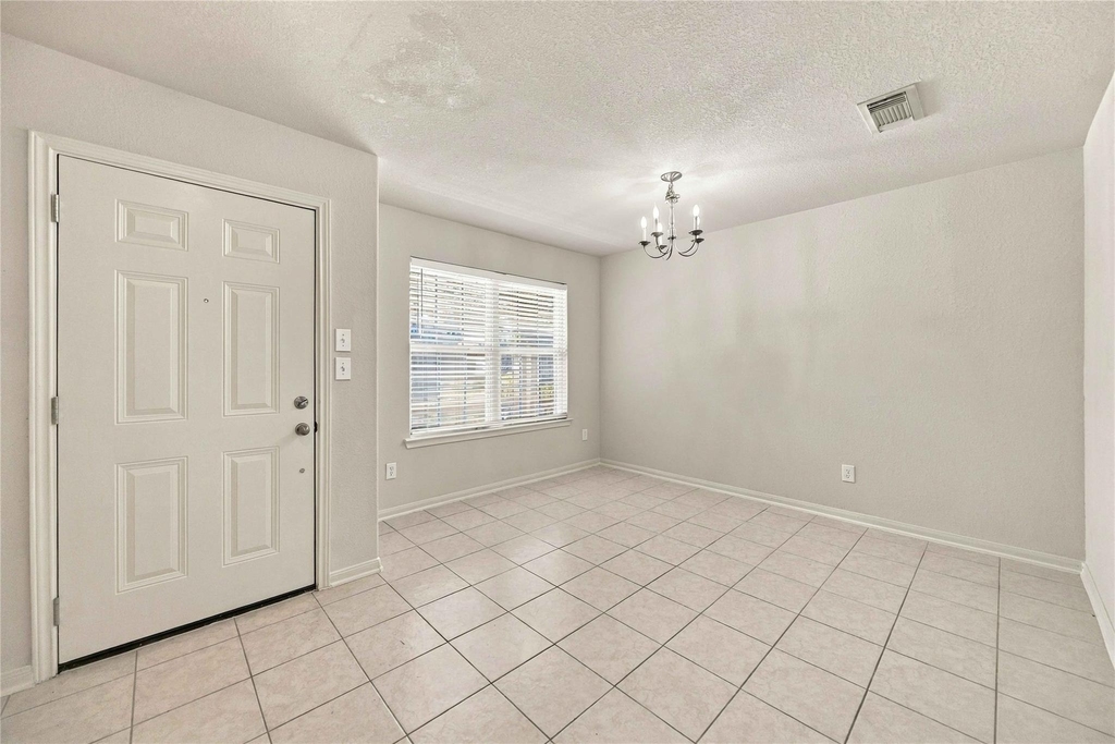 18114 Surrey Lake Lane - Photo 4
