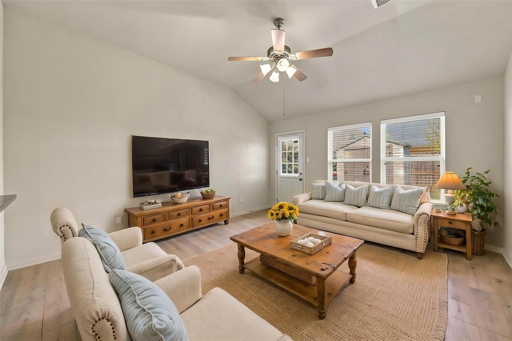 18114 Surrey Lake Lane - Photo 8