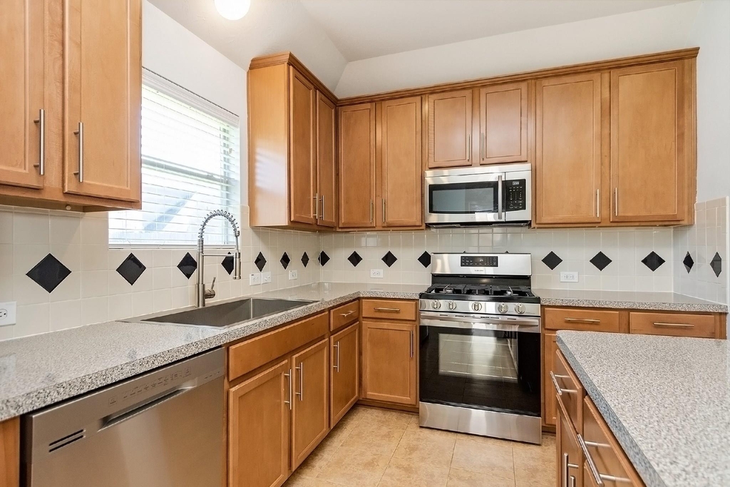22439 Stamford Brook Court - Photo 19