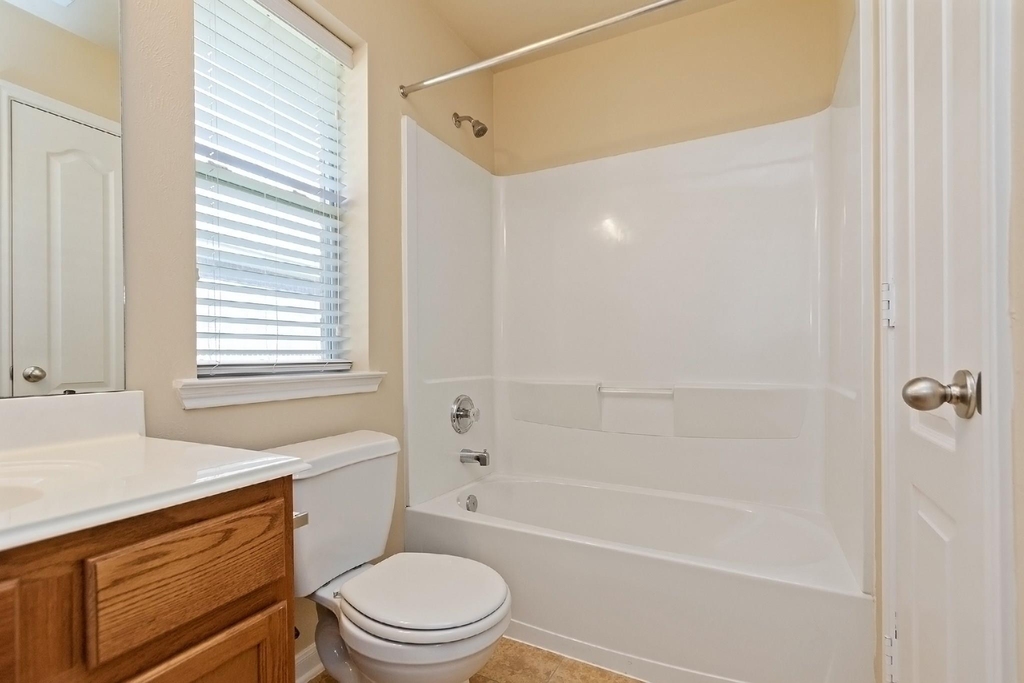 22439 Stamford Brook Court - Photo 7