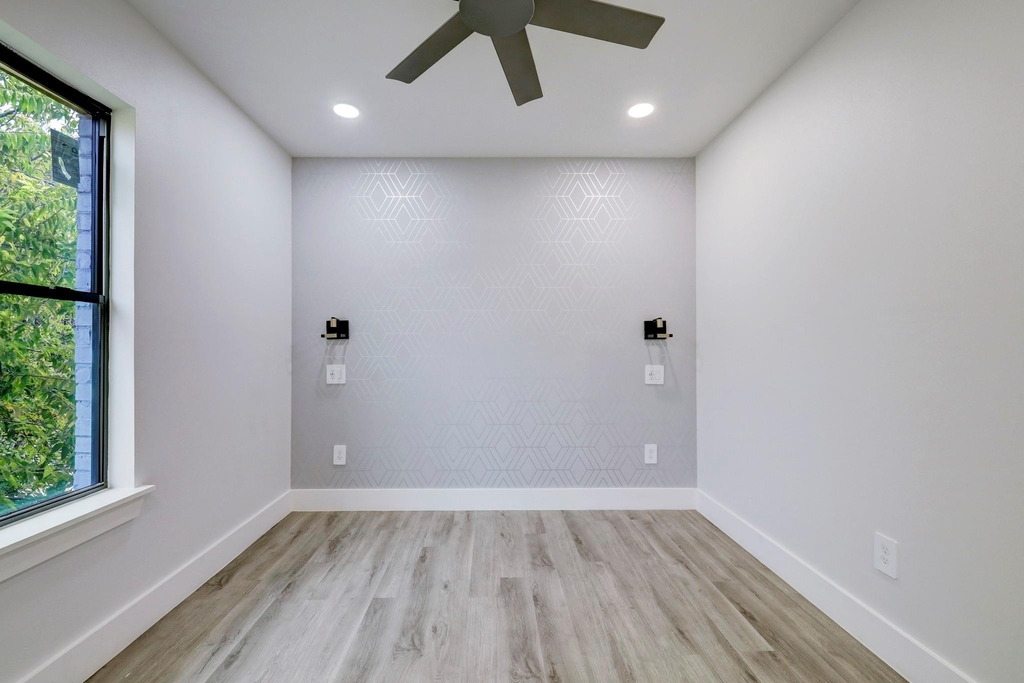 2403 Cleburne Street - Photo 30