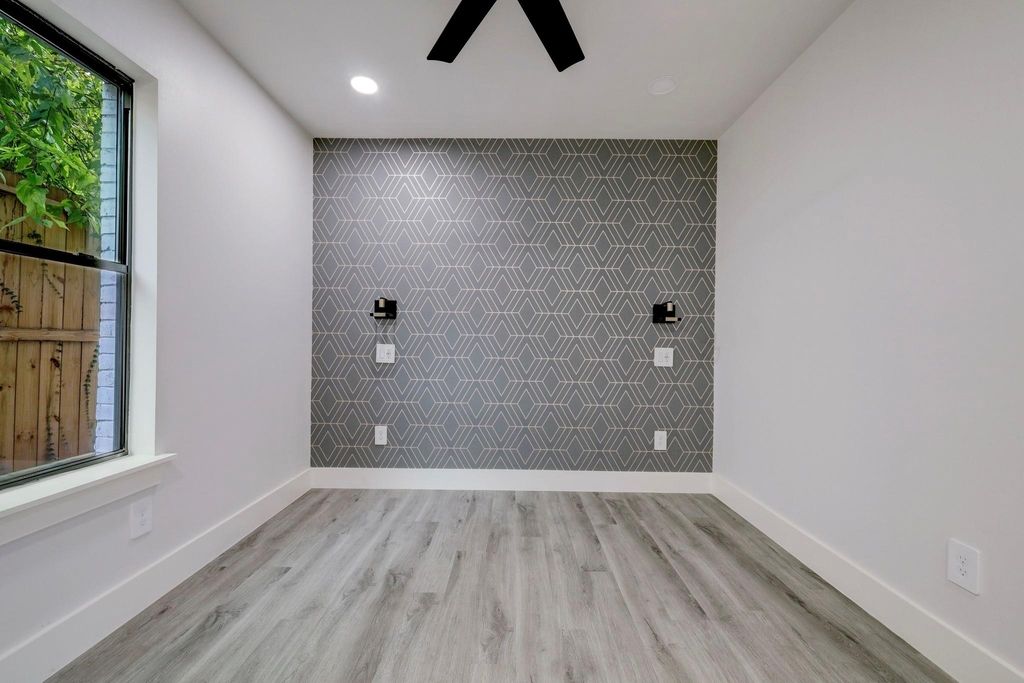 2403 Cleburne Street - Photo 14